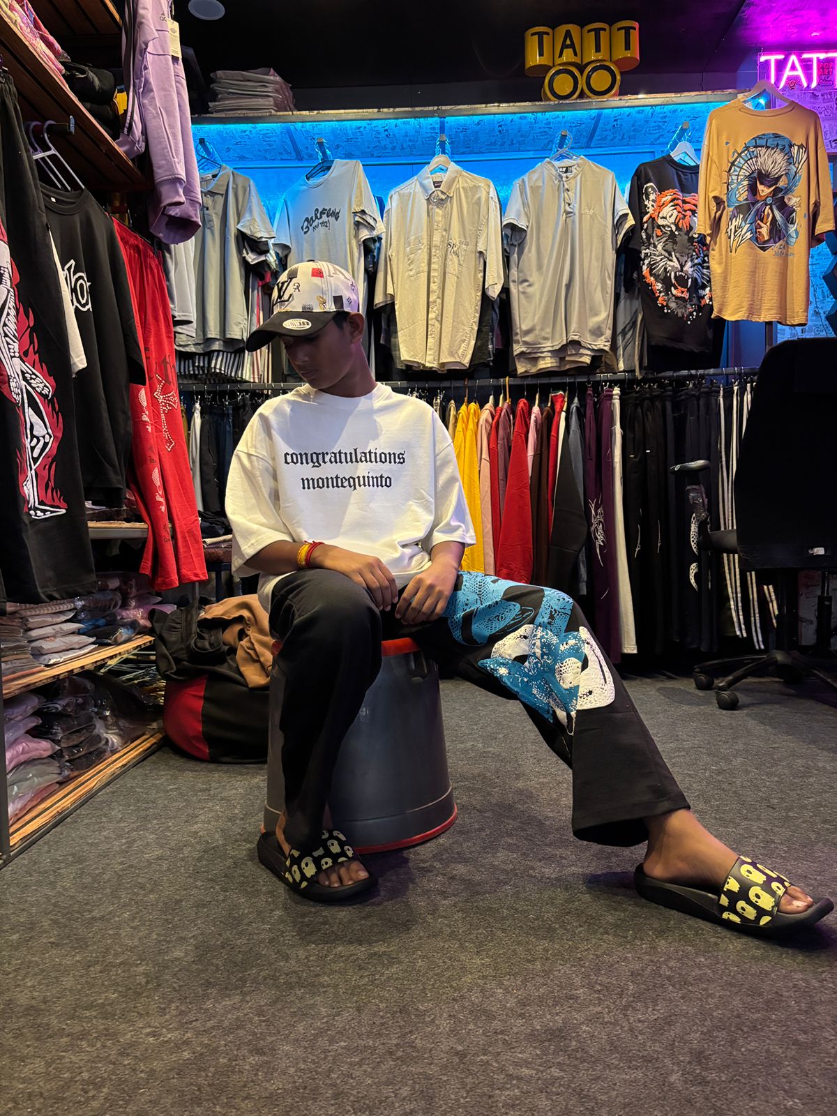 SKY HANGERS — Congratulations Montequinto tee + snake pants